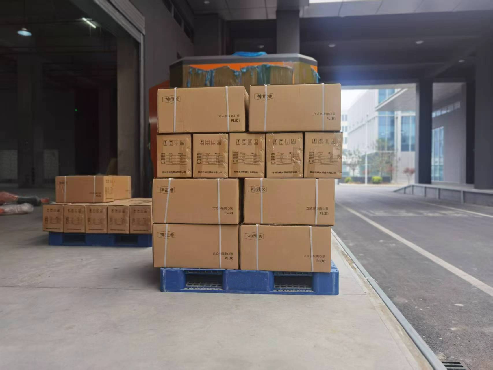 水肥机多级离心泵运抵客户工厂